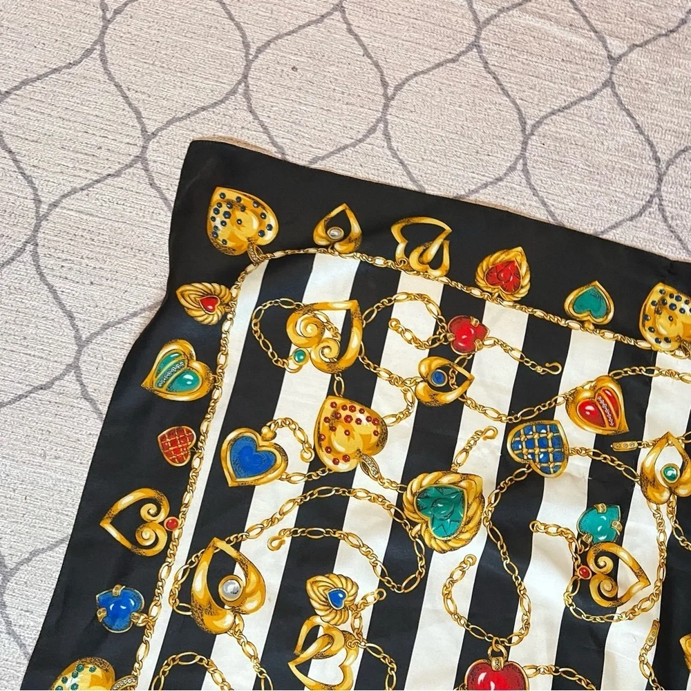 Golden and jewel heart locket Scarf